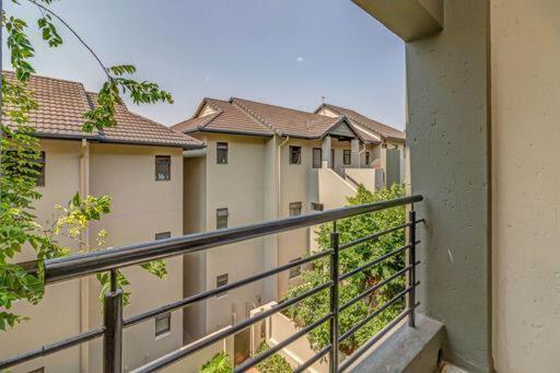 Sisonke Apartment Monte Sandton Εξωτερικό φωτογραφία